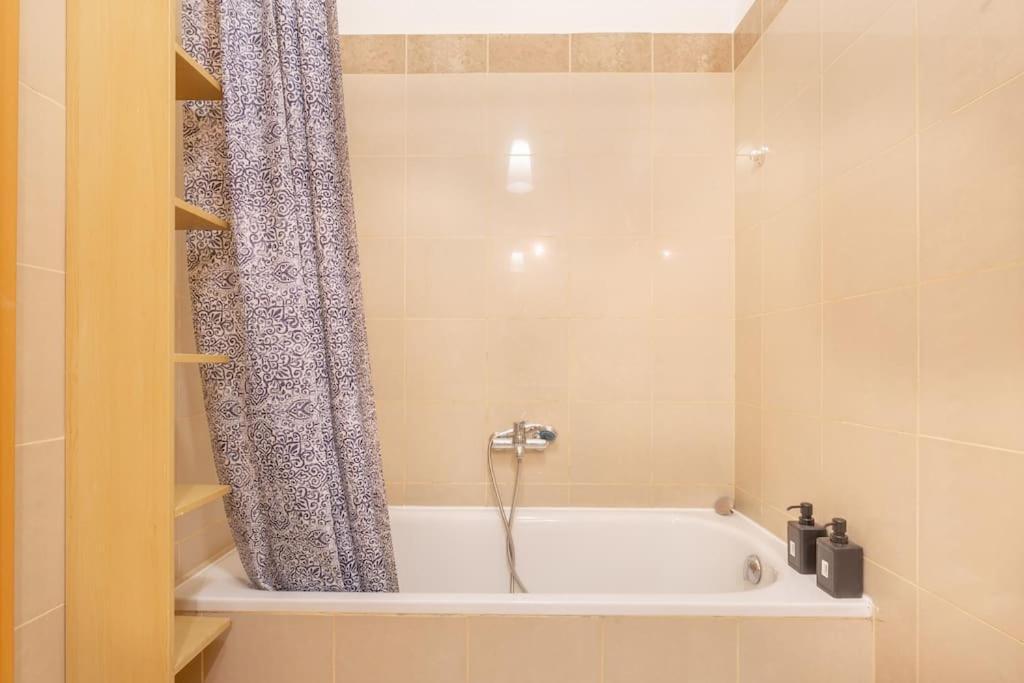 Apartament Sage Meadow At Gozsdu Garden Dob 16 *